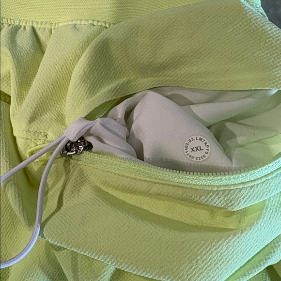 Men’s Lululemon License to train short. - Picture 9 of 13